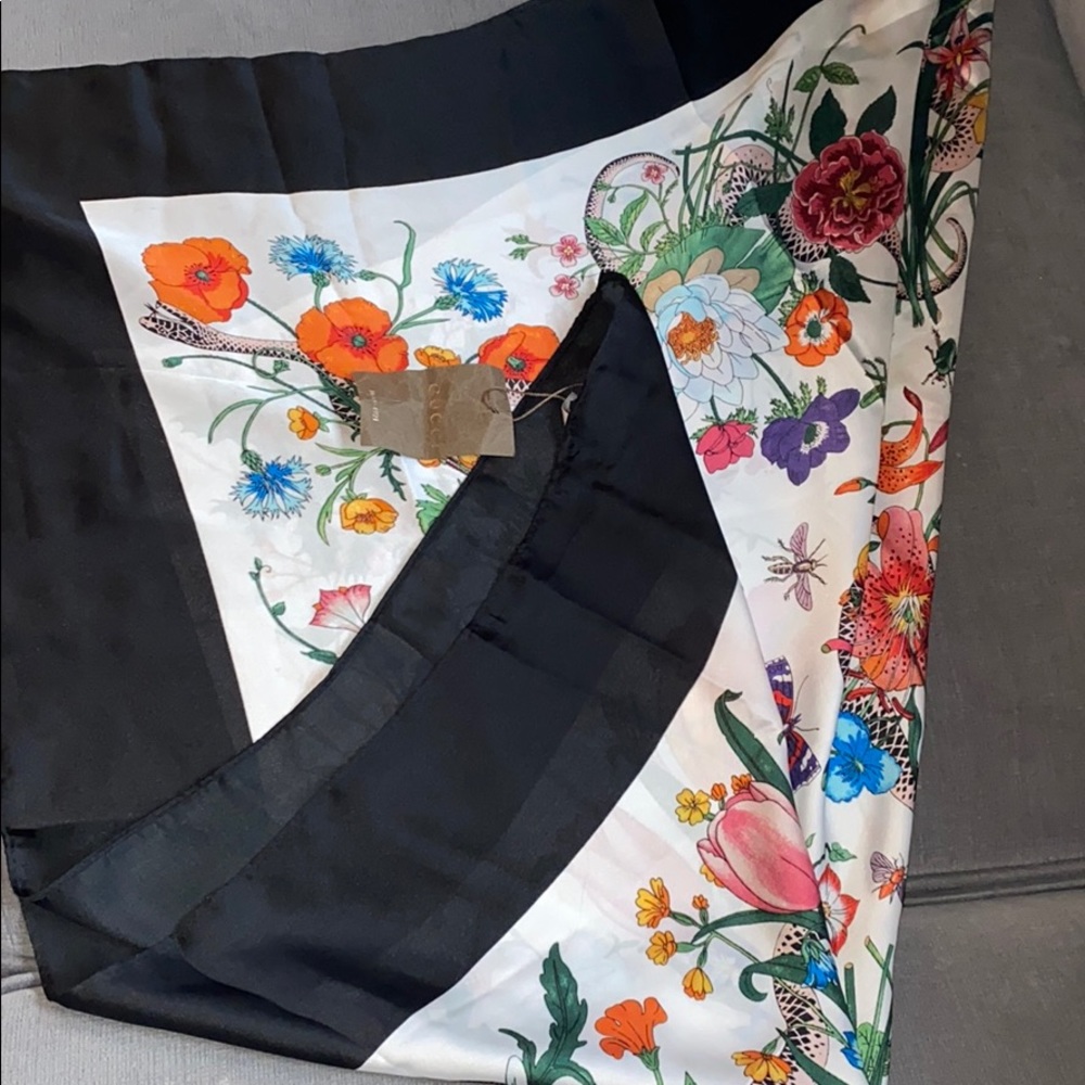 Gucci scarf authentic - Picture 2 of 5